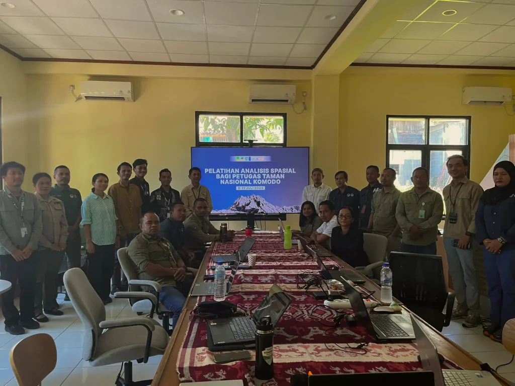 Pelatihan Analisis Spasial untuk Petugas Balai Taman Nasional Komodo