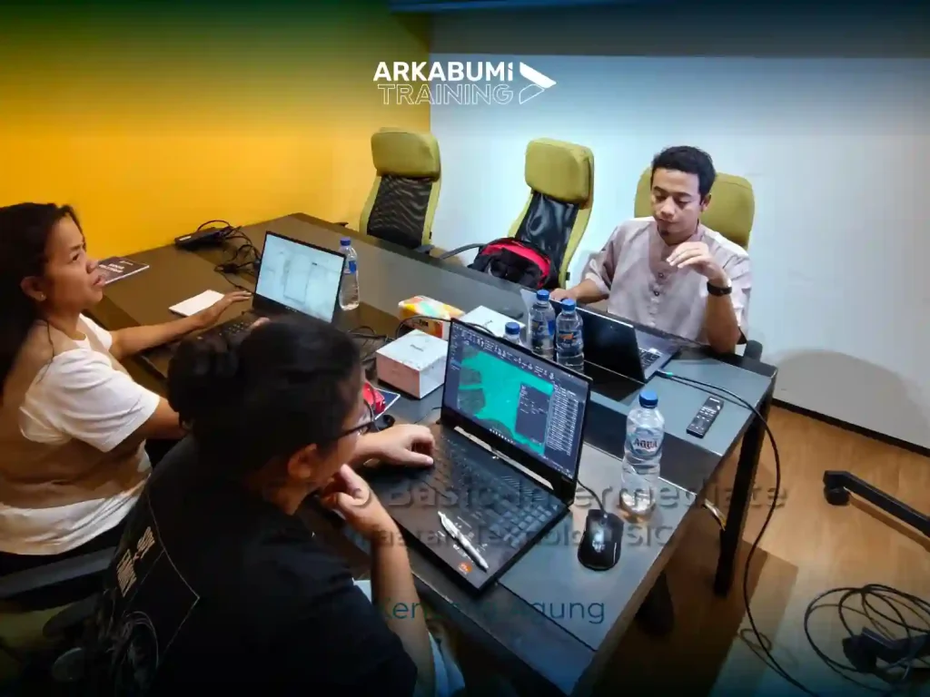 Dokumentasi "Pelatihan ArcGIS Pro Basic-Intermediate: Pemanfaatan Teknologi SIG" bersama CV Kencana Agung dengan instruktur Lesan Permonojati, S.Si., M.Sc.