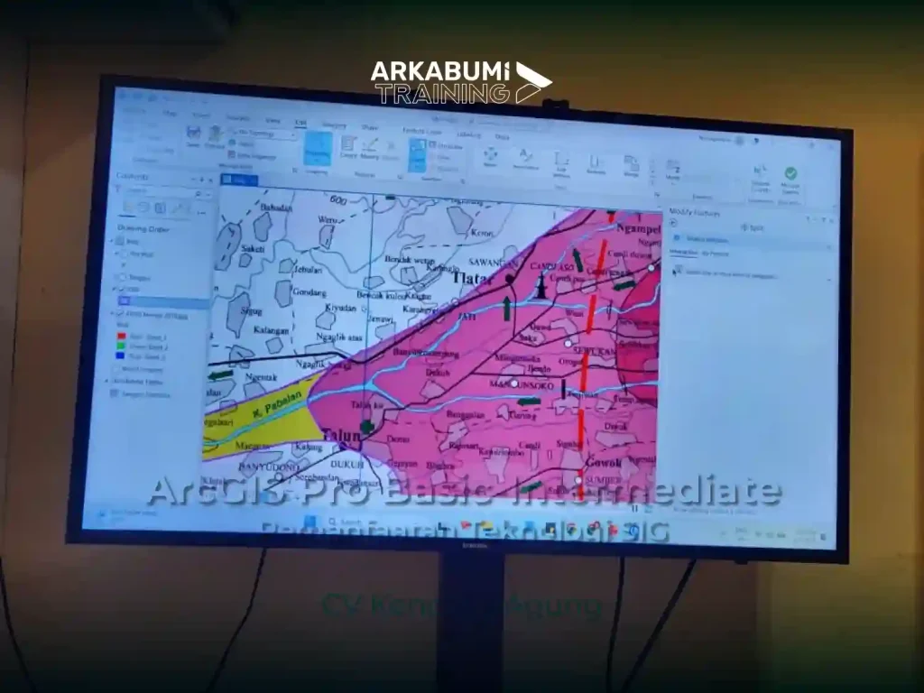 Dokumentasi "Pelatihan ArcGIS Pro Basic-Intermediate: Pemanfaatan Teknologi SIG" bersama CV Kencana Agung dengan instruktur Lesan Permonojati, S.Si., M.Sc.
