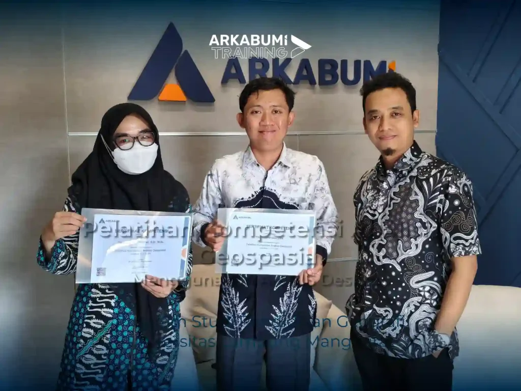 Pelatihan "Kompetensi Analisis Geospasial menggunakan ArcGIS Desktop" bersama Program Studi Pendidikan Geografi Universitas Lambung Mangkurat dengan instruktur Lesan Permonojati, S.Si., M.Sc.