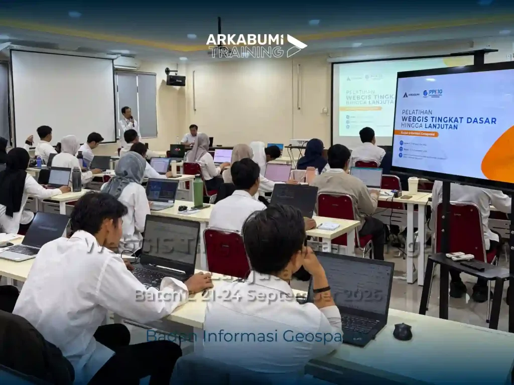 Dokumentasi "Pelatihan WebGIS Tingkat Dasar Hingga Lanjutan" bersama Badan Informasi Geospasial dengan instruktur Ari Matiur