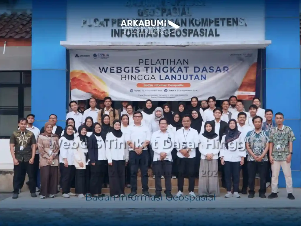 Dokumentasi "Pelatihan WebGIS Tingkat Dasar Hingga Lanjutan" bersama Badan Informasi Geospasial dengan instruktur Ari Matiur